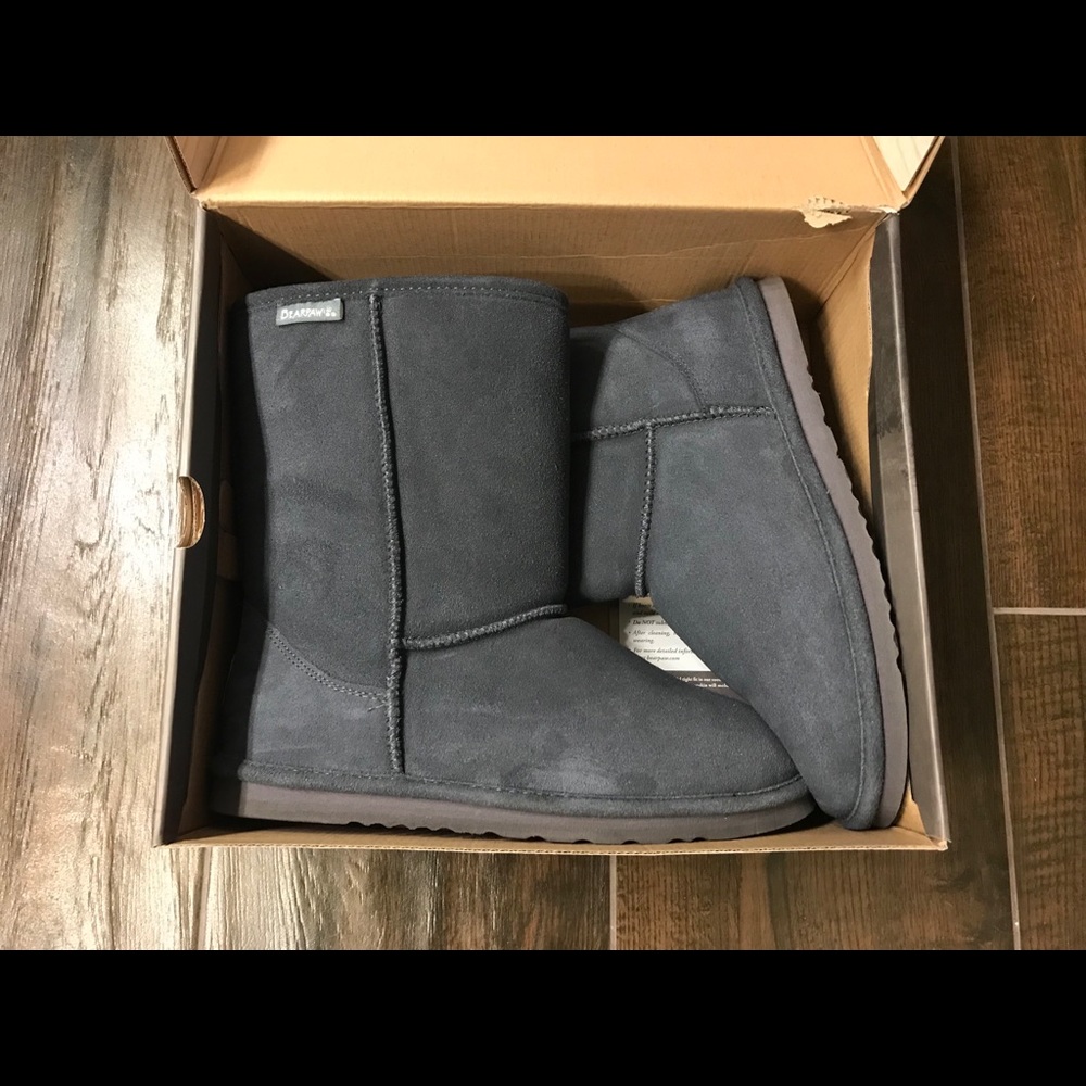 BearPaw Ellie Short Wide in color Charcoal